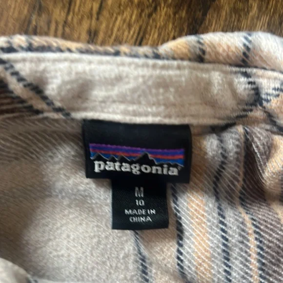 Girls Patagonia Flannel Shirt size M (10) - Picture 3 of 3